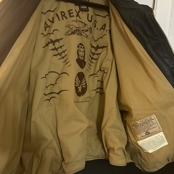 Bomber - Picture 5 of 5